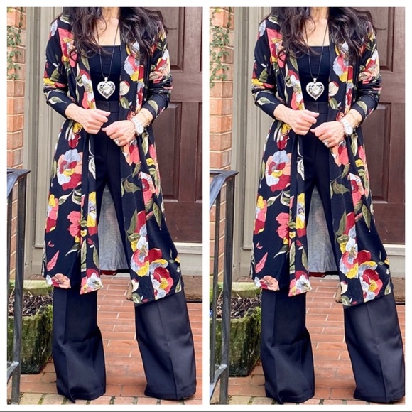 ✨LAST ONE✨Black Floral gorgeous long chic cardigan - Picture 4 of 8